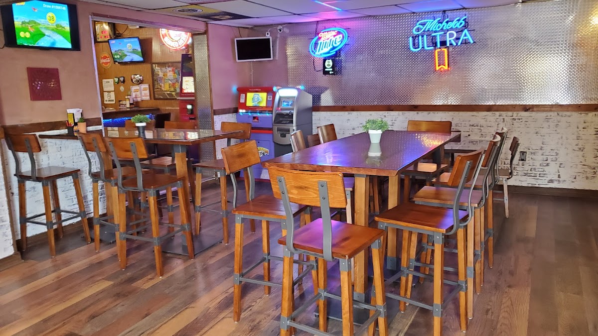 Tuckers Tavern Bar & Grill