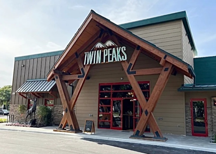 Twin Peaks Doral