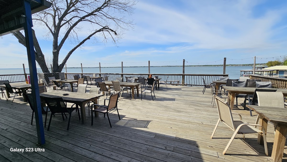 Wet Deck Bar & Grill