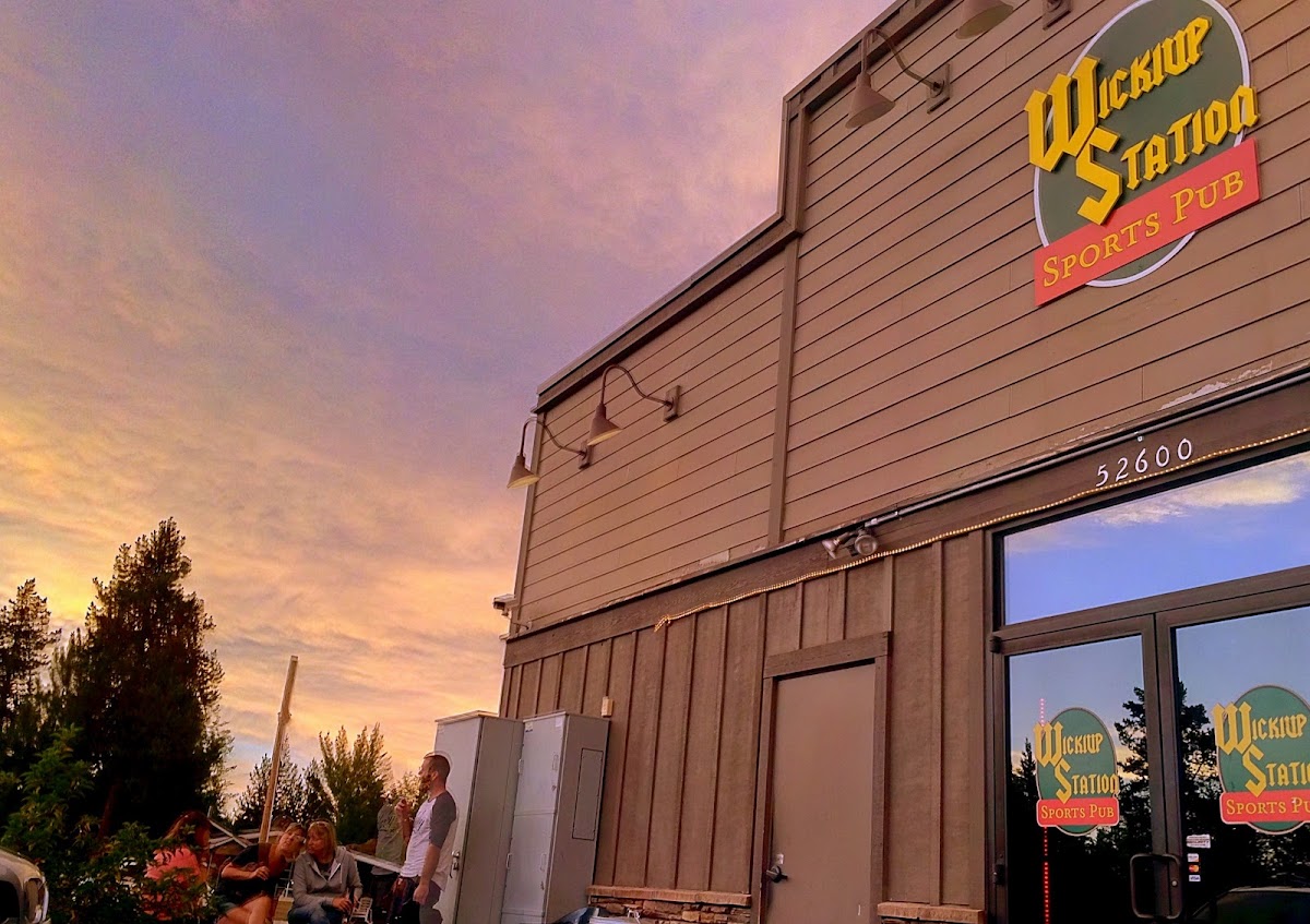 Wickiup Station Sports Pub