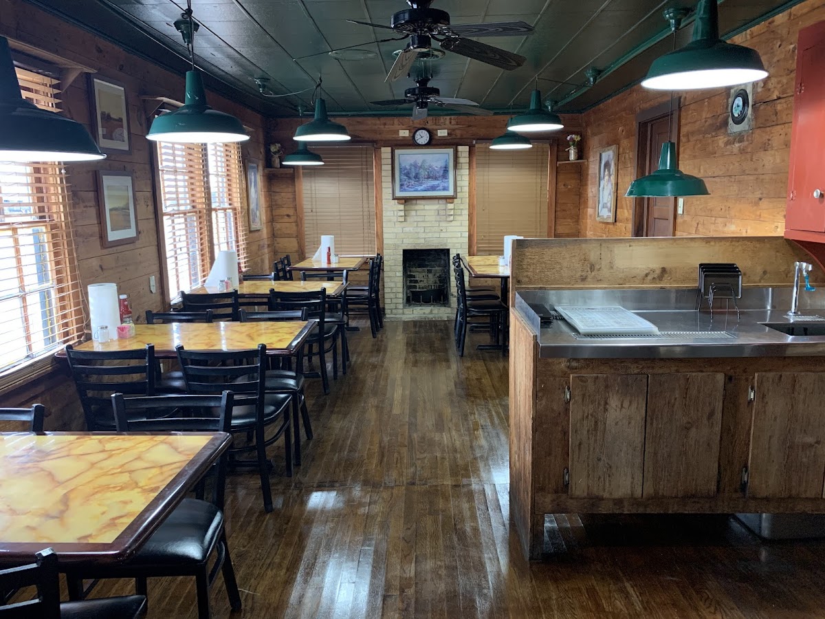 Wild West Bbq & Restaurant
